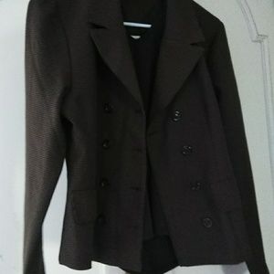Brown blazer with brown sleevles top